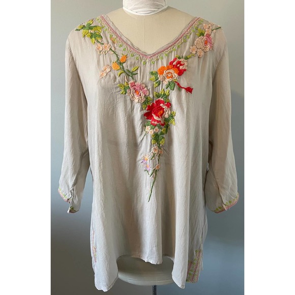 Johnny Was Tops - Johnny Was Gray Size XL Floral Embroidered Top Tunic EUC